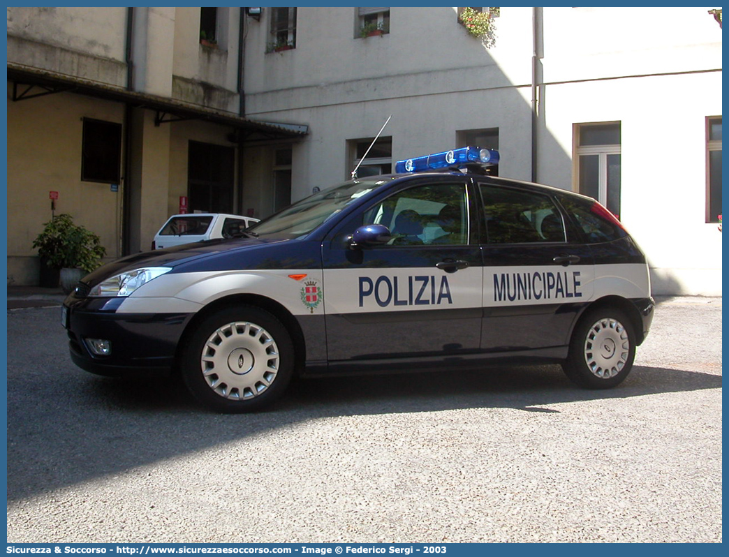 -
Polizia Municipale
Comune di Vicenza
Ford Focus I serie
Parole chiave: Polizia;Locale;Municipale;Vicenza;Ford;Focus