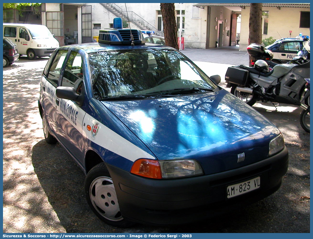 -
Polizia Municipale
Comune di Vicenza
Fiat Punto I serie
Parole chiave: Polizia;Locale;Municipale;Vicenza;Fiat;Punto