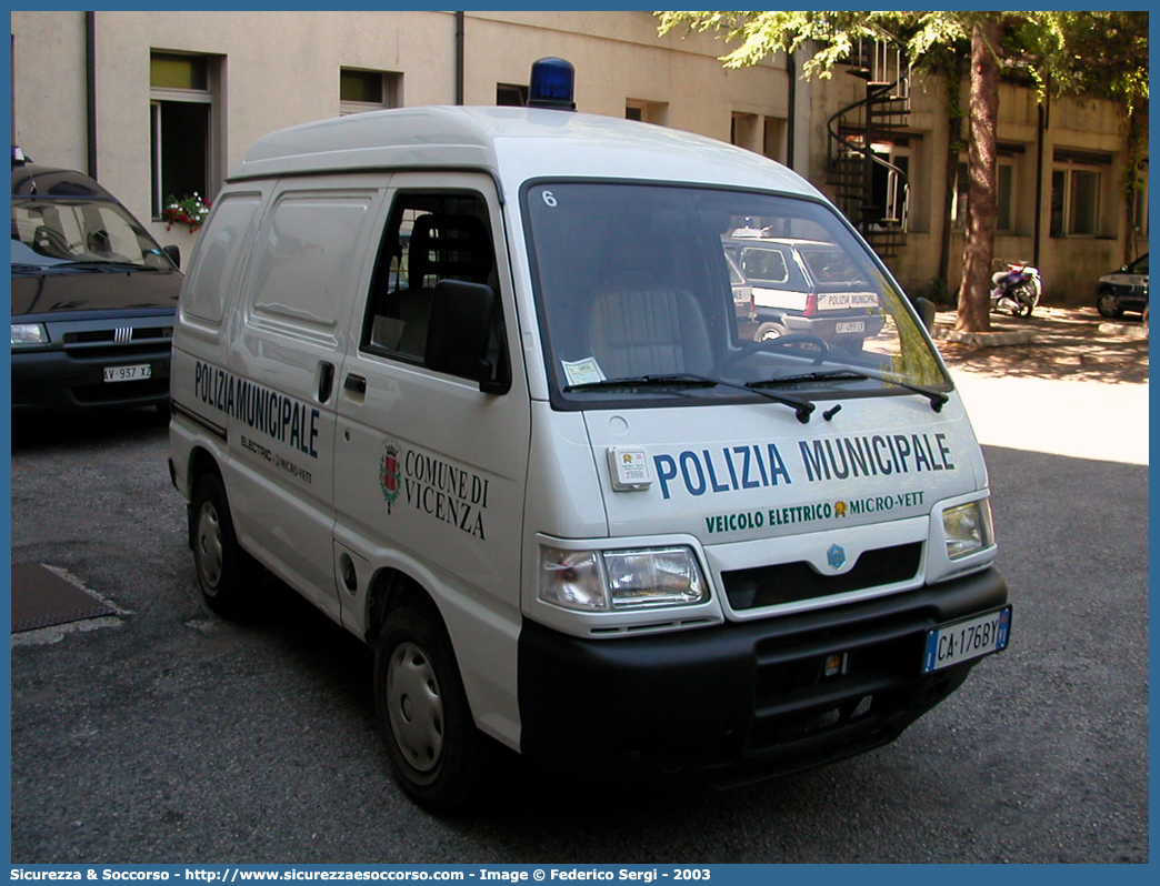 -
Polizia Municipale
Comune di Vicenza
Piaggio Porter II serie
Parole chiave: Polizia;Locale;Municipale;Vicenza;Piaggio;Porter