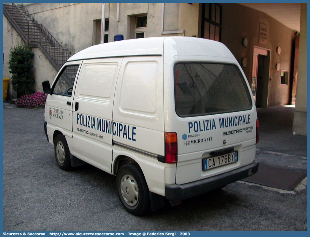 -
Polizia Municipale
Comune di Vicenza
Piaggio Porter II serie
Parole chiave: Polizia;Locale;Municipale;Vicenza;Piaggio;Porter