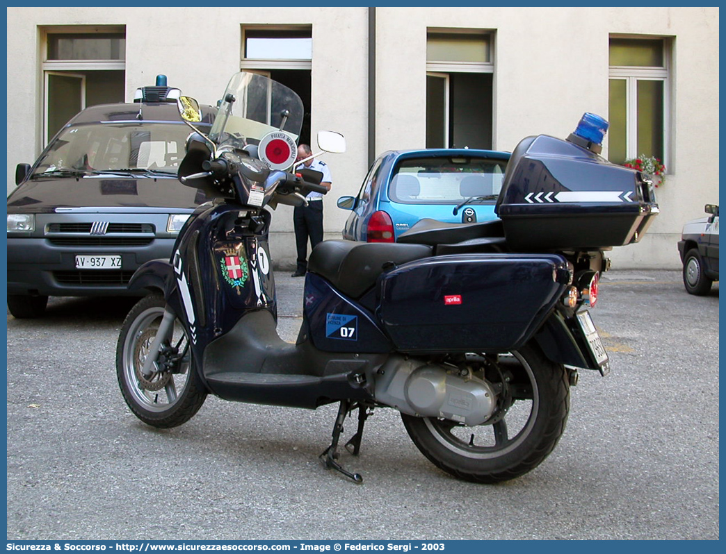 -
Polizia Municipale
Comune di Vicenza
Aprilia Scarabeo I serie
Parole chiave: Polizia;Locale;Municipale;Vicenza;Aprilia;Scarabeo