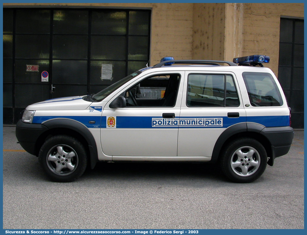 -
Polizia Municipale
Comune di Trieste
Land Rover Freelander I serie
Parole chiave: Polizia;Municipale;Locale;Trieste;Land Rover;Freelander I serie