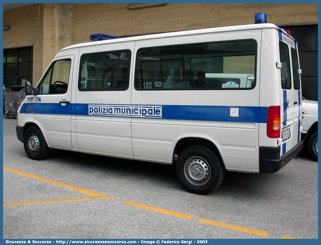 -
Polizia Municipale
Comune di Trieste
Volkswagen LT 35 II serie
Parole chiave: Polizia;Municipale;Locale;Trieste;Volkswagen;LT 35 II serie