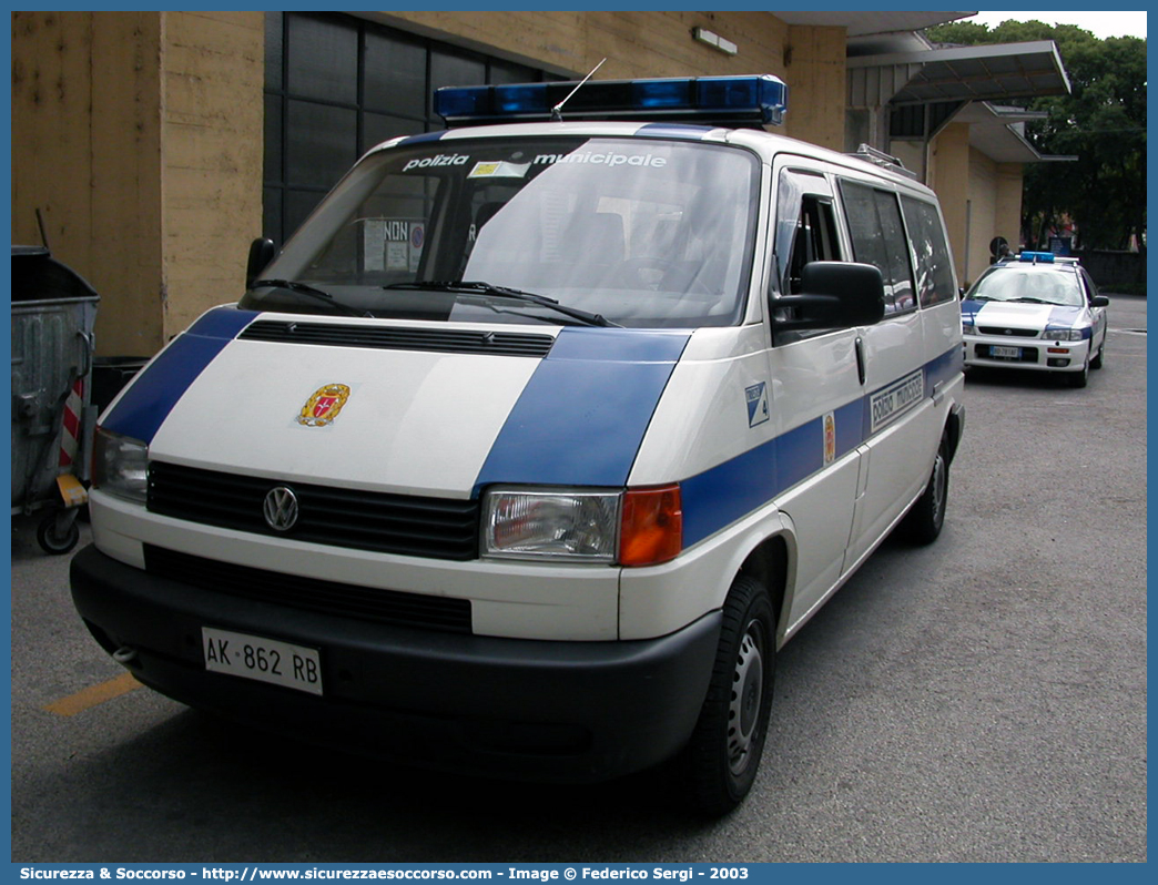 -
Polizia Municipale
Comune di Trieste
Volkswagen Transporter T4
Parole chiave: Polizia;Municipale;Locale;Trieste;Volkswagen;Transporter T4