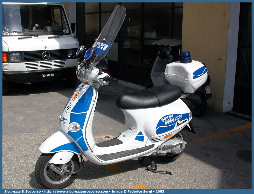 -
Polizia Municipale
Comune di Trieste
Piaggio Vespa
Parole chiave: Polizia;Municipale;Locale;Trieste;Piaggio;Vespa