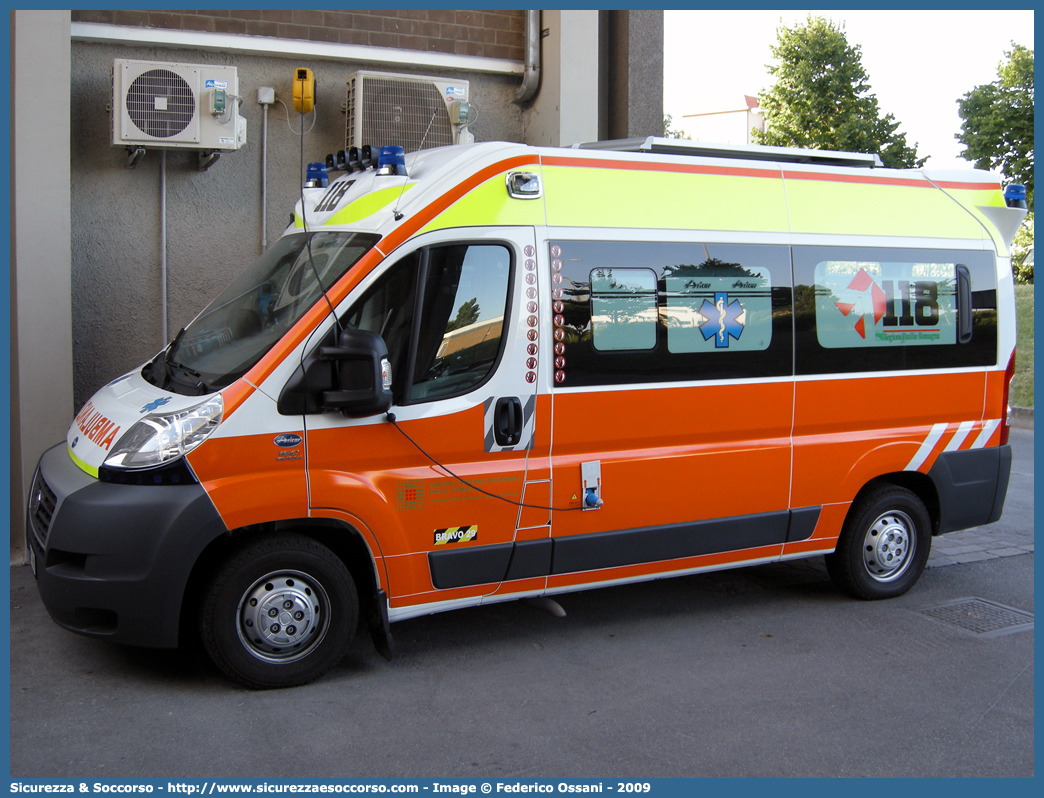 BRAVO 29
118 Romagna Soccorso
Ambito Territoriale di Rimini
Fiat Ducato III serie
Allestitore Aricar S.p.A.
Parole chiave: 118;Romagna;Soccorso;Rimini;Ambulanza;Fiat;Ducato;Aricar