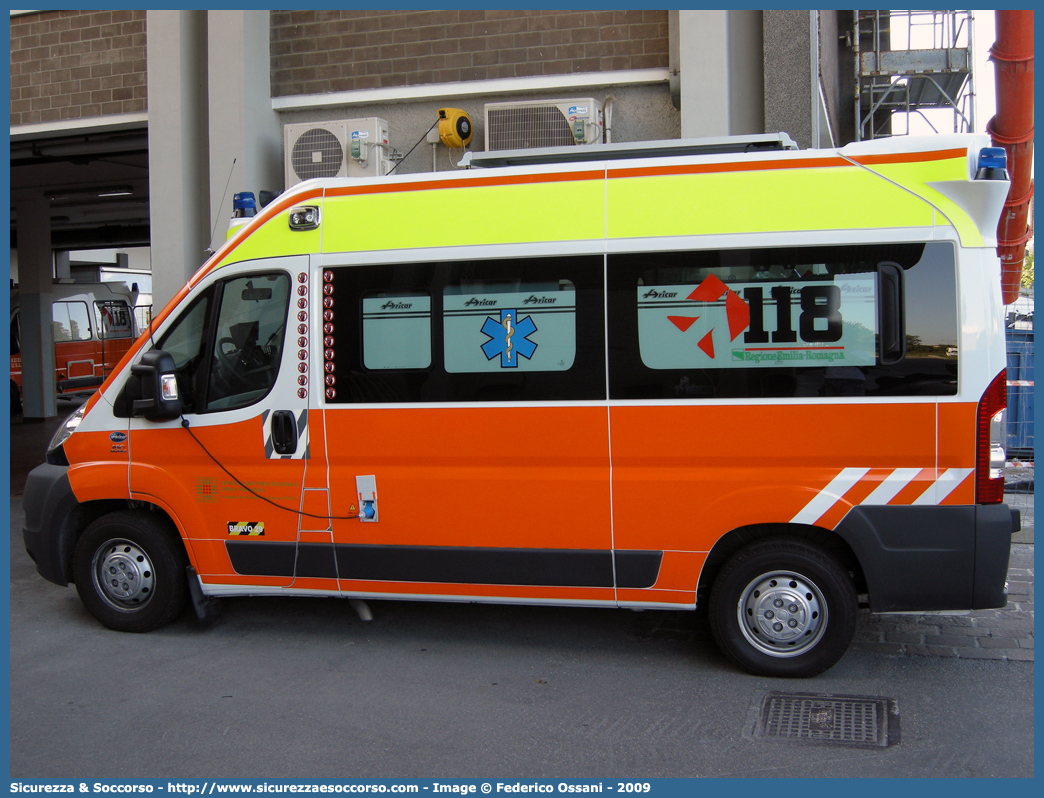 BRAVO 29
118 Romagna Soccorso
Ambito Territoriale di Rimini
Fiat Ducato III serie
Allestitore Aricar S.p.A.
Parole chiave: 118;Romagna;Soccorso;Rimini;Ambulanza;Fiat;Ducato;Aricar