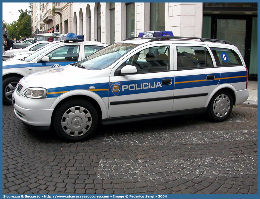 -
Republika Hrvatska
Policija
Opel Astra Station Wagon II generation
Parole chiave: Repubblica;Croazia;Republika;Hrvatska;Policija;Opel;Astra;Station Wagon