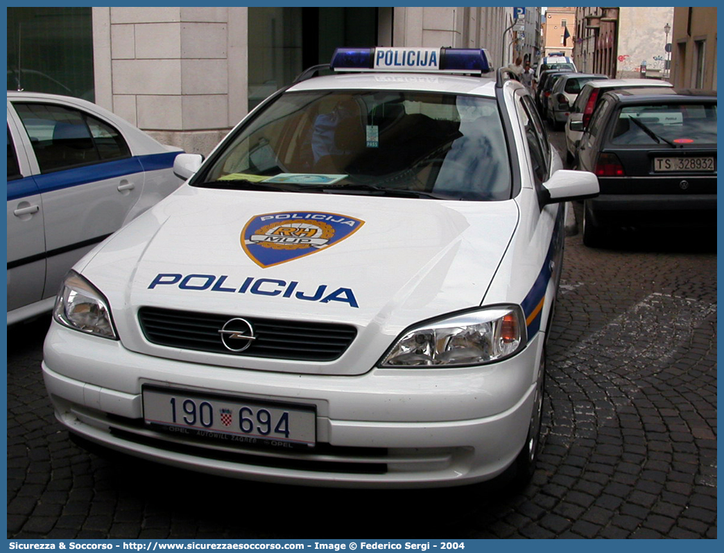 -
Republika Hrvatska
Policija
Opel Astra Station Wagon II generation
Parole chiave: Repubblica;Croazia;Republika;Hrvatska;Policija;Opel;Astra;Station Wagon