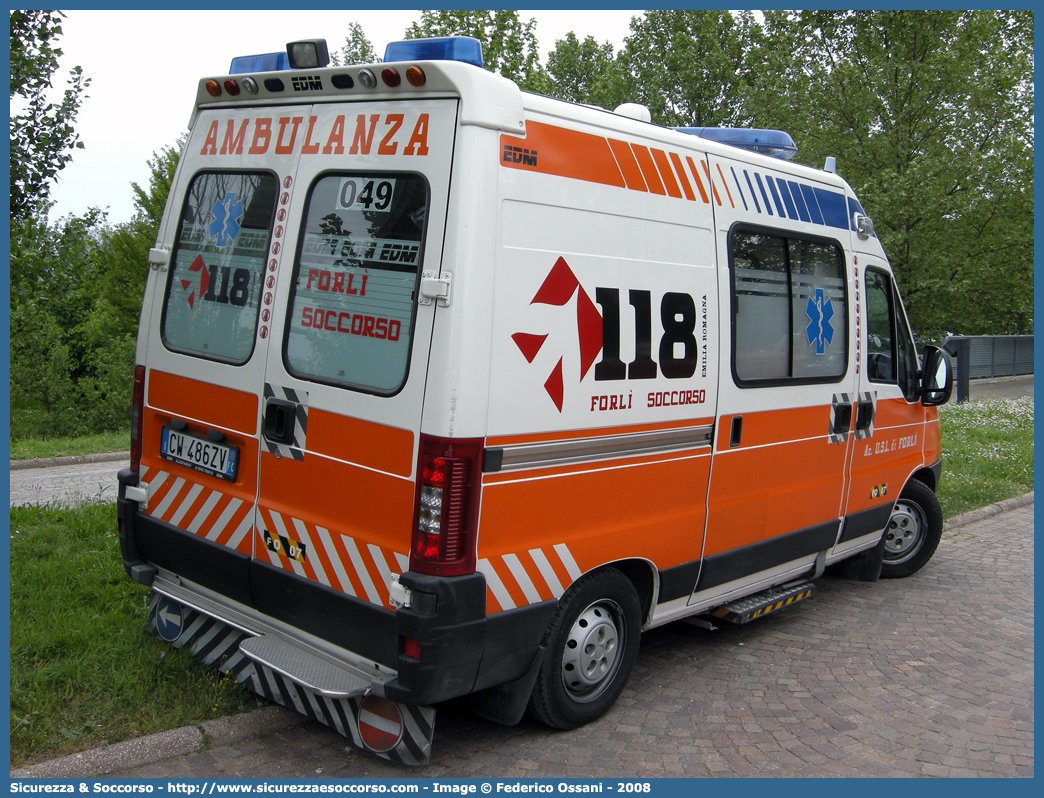 FO 07
118 Romagna Soccorso
Ambito Territoriale di Forlì
Fiat Ducato II serie restyling
Allestitore EDM S.r.l.
Parole chiave: 118;Romagna;Soccorso;Forlì;Ambulanza;Autoambulanza;Fiat;Ducato;EDM;E.D.M.