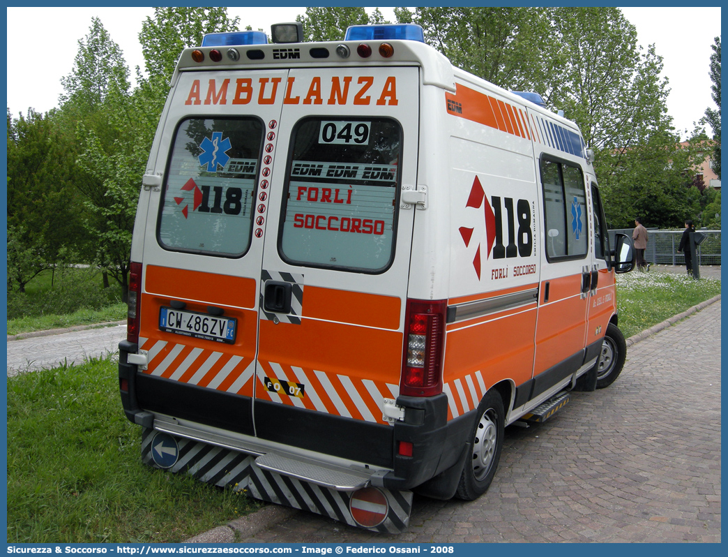 FO 07
118 Romagna Soccorso
Ambito Territoriale di Forlì
Fiat Ducato II serie restyling
Allestitore EDM S.r.l.
Parole chiave: 118;Romagna;Soccorso;Forlì;Ambulanza;Autoambulanza;Fiat;Ducato;EDM;E.D.M.