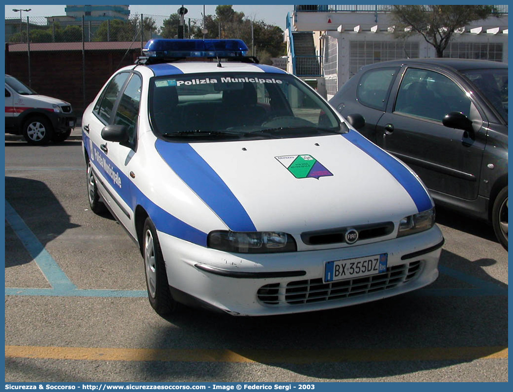 -
Polizia Municipale
Comune di L'Aquila
Fiat Marea
Parole chiave: Polizia;Municipale;Locale;L'Aquila;Aquila;Fiat;Marea