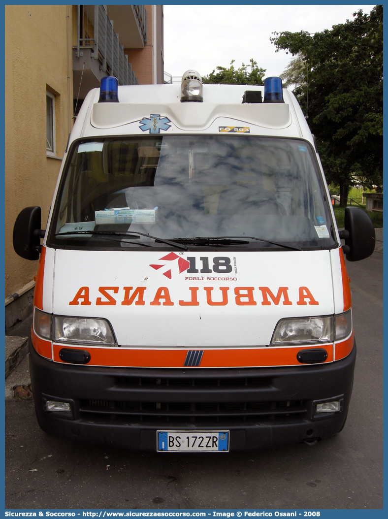 FO 03
118 Romagna Soccorso
Ambito Territoriale di Forlì
Fiat Ducato II serie
Allestitore MAF S.n.c.
(variante)
Parole chiave: 118;Romagna;Soccorso;Forlì;Forli;Ambulanza;Autoambulanza;Fiat;Ducato;MAF