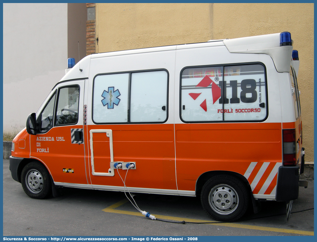 FO 03
118 Romagna Soccorso
Ambito Territoriale di Forlì
Fiat Ducato II serie
Allestitore MAF S.n.c.
(variante)
Parole chiave: 118;Romagna;Soccorso;Forlì;Forli;Ambulanza;Autoambulanza;Fiat;Ducato;MAF