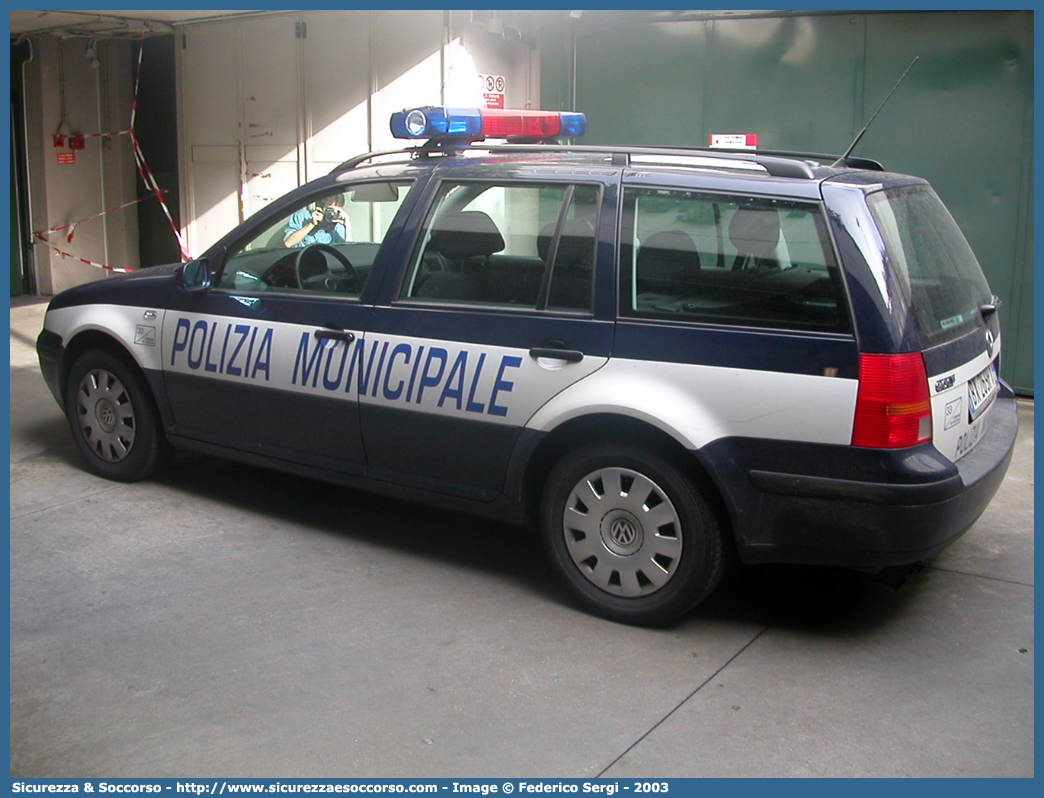 -
Polizia Municipale
Comune di Padova
Volkswagen Golf Variant III serie
Parole chiave: Polizia;Locale;Municipale;Padova;Volkswagen;Golf;Variant