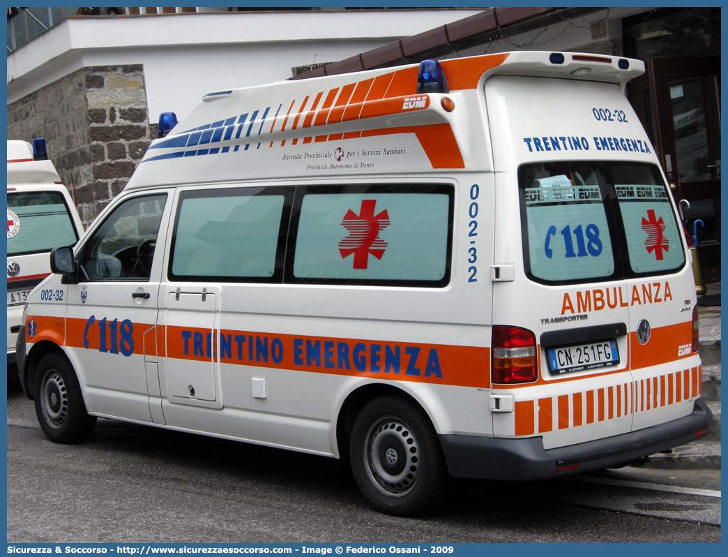 002-32
118 Trentino Emergenza
Volkswagen Transporter T5
Allestitore EDM S.r.l.
Parole chiave: 118;Trento;Trentino;Emergenza;Ambulanza;Volkswagen;Transporter;T5;EDM