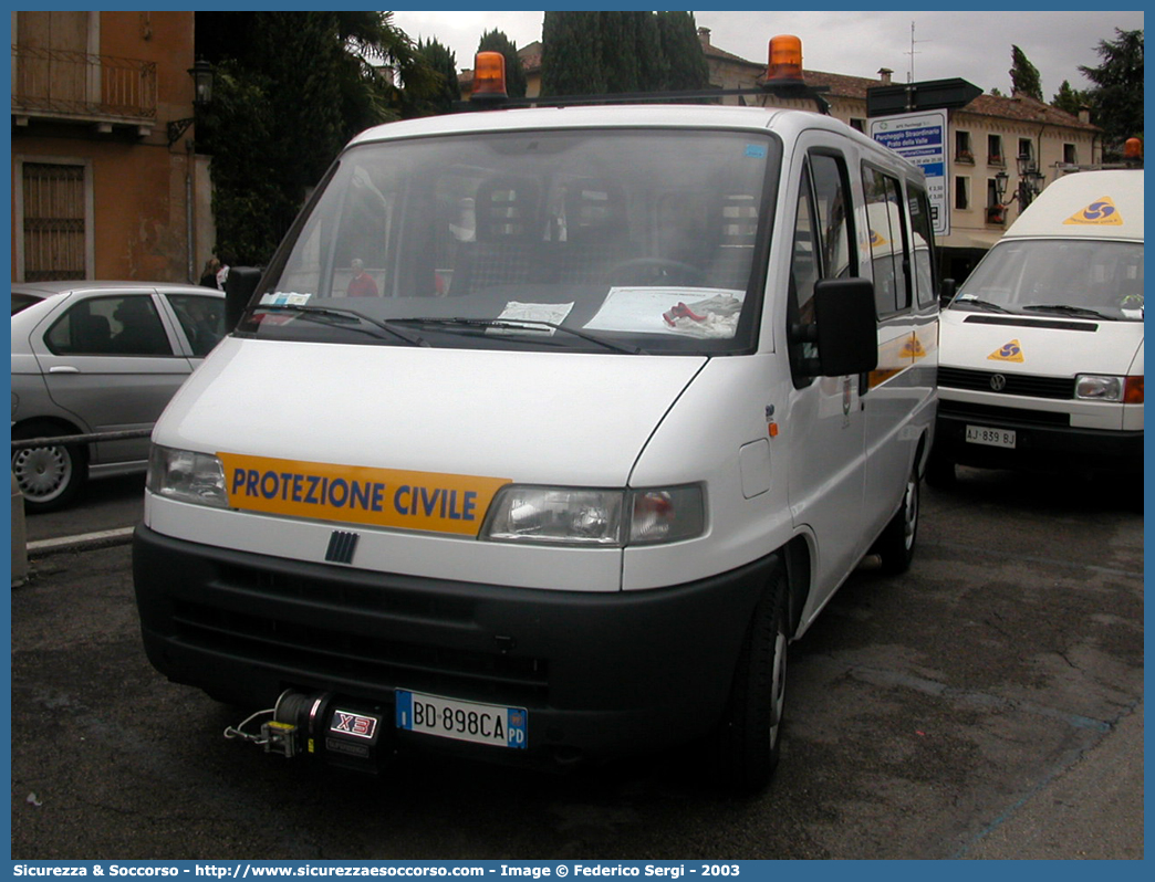 -
Protezione Civile
Comune di Limena
Fiat Ducato II serie
Parole chiave: PC;P.C.;Protezione Civile;Limena;Fiat;Ducato II serie