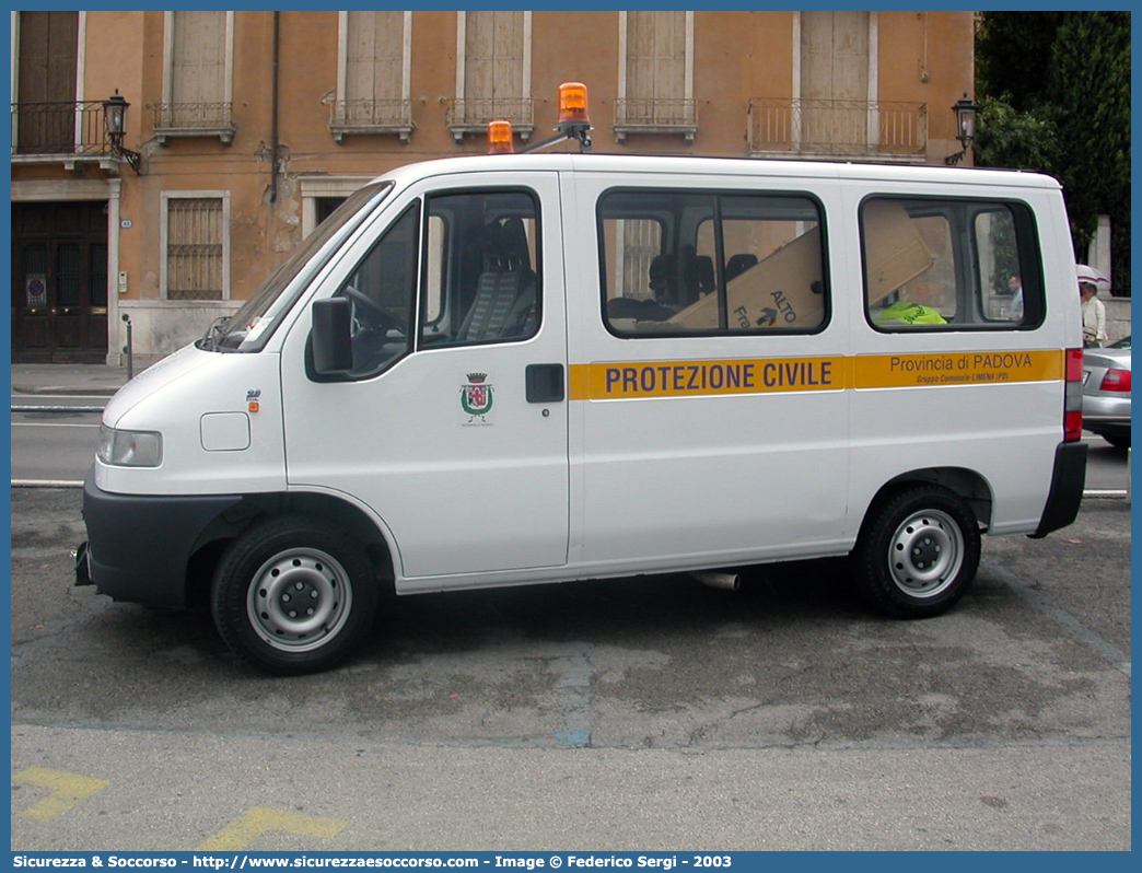 -
Protezione Civile
Comune di Limena
Fiat Ducato II serie
Parole chiave: PC;P.C.;Protezione Civile;Limena;Fiat;Ducato II serie