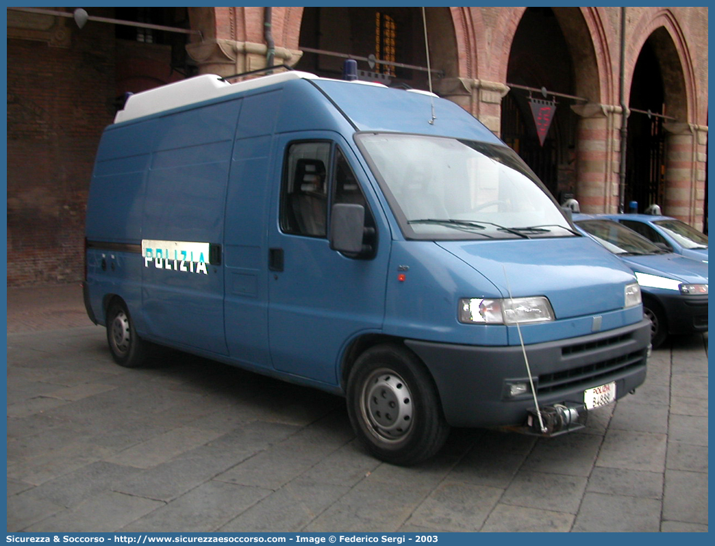 Polizia B4889
Polizia di Stato
Artificieri Antisabotaggio
Fiat Ducato II serie
Parole chiave: B4889;PS;P.S.;Polizia;Stato;Polizia di Stato;Artificieri;Antisabotaggio;Fiat;Ducato