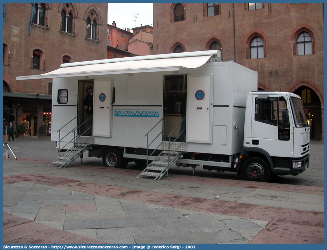 -
Polizia di Stato
Polizia Scientifica
Iveco EuroCargo 100E21 I serie
Parole chiave: PS;P.S.;Polizia;di;Stato;Scientifica;Iveco;EuroCargo;100E21