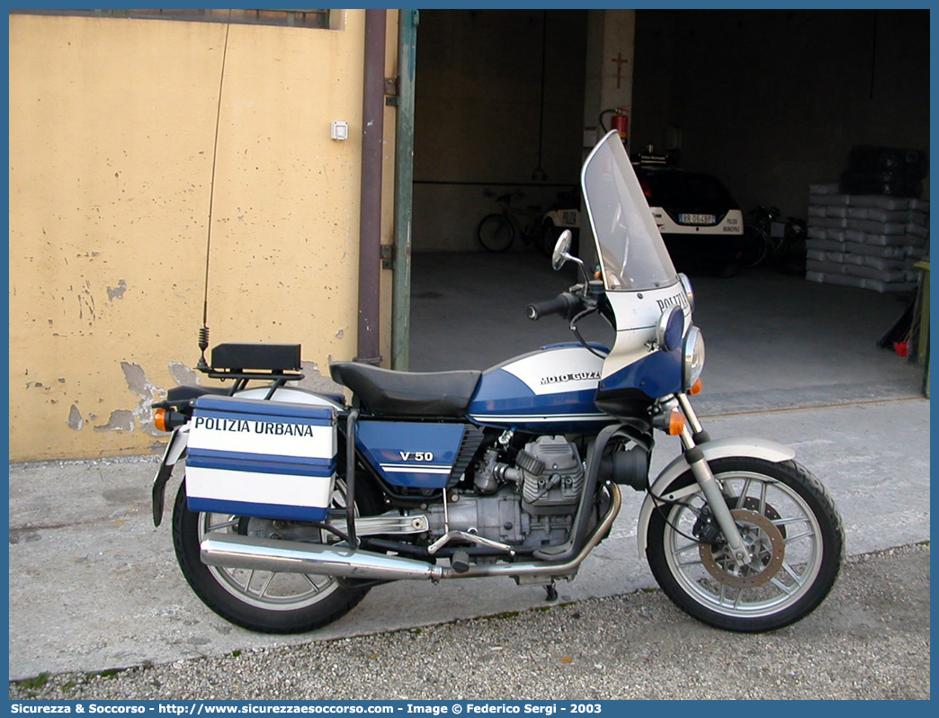 -
Polizia Urbana
Consorzio Padova Ovest
Moto Guzzi V50
Parole chiave: Polizia;Locale;Municipale;Urbana;Padova Ovest;Cervarese Santa Croce;Mestrino;Rubano;Selvazzano Dentro;Veggiano;Moto Guzzi;V50