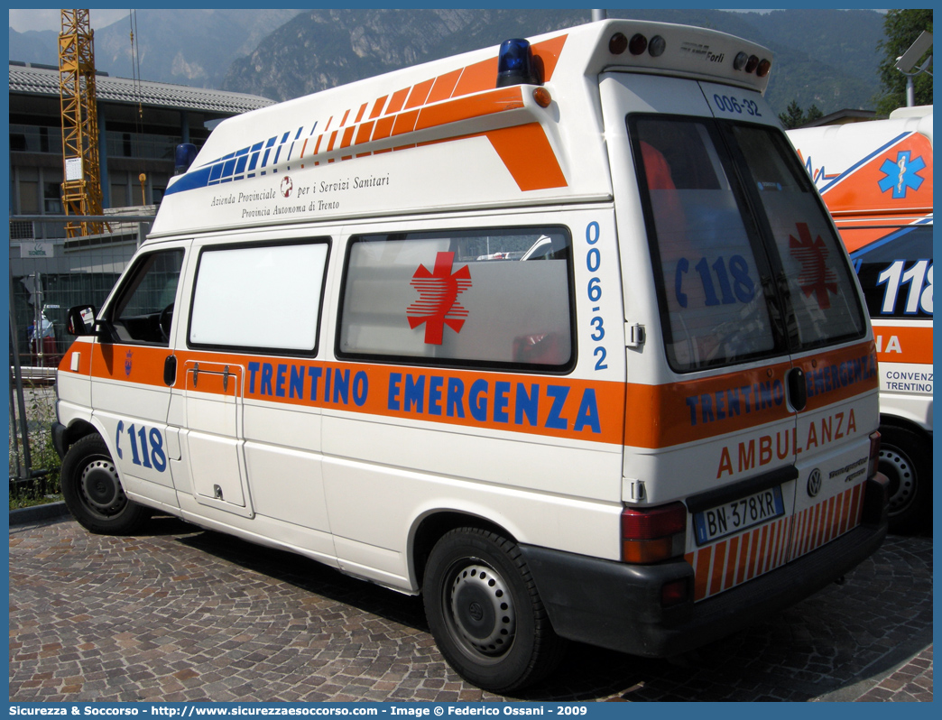 006-32
118 Trentino Emergenza
Volkswagen Transporter T4 restyling
Allestitore EDM S.r.l.
Parole chiave: 118;Trento;Trentino;Emergenza;Ambulanza;Volkswagen;Transporter;T4;EDM