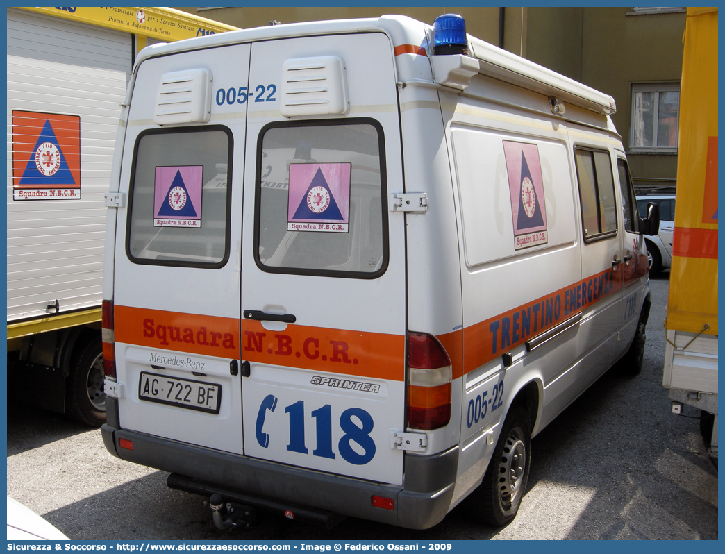 005-22
118 Trentino Emergenza
Mercedes Benz Sprinter I serie
Allestitore Grazia
Parole chiave: 118;Trentino;Emergenza;Trento;Mercedes Benz;Sprinter;N.B.C.R.;NBCR;Grazia