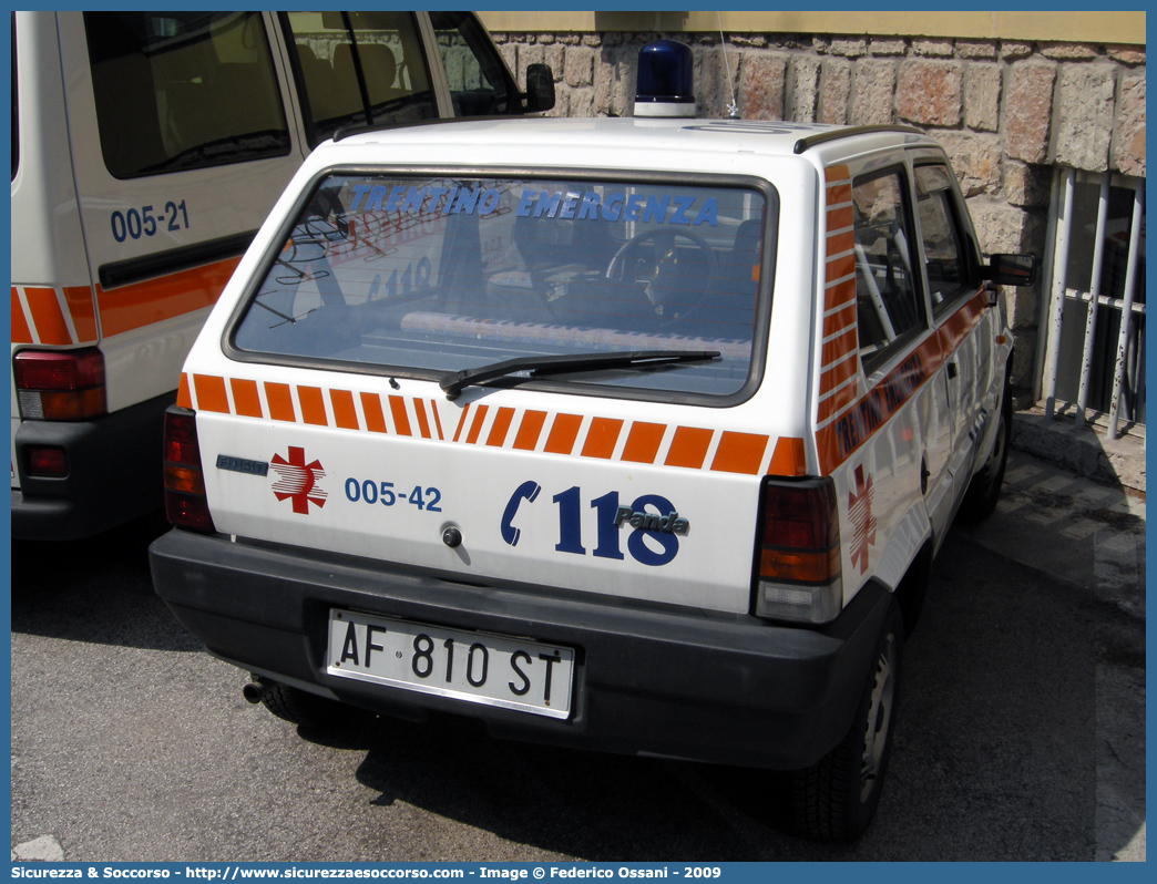 005-42
118 Trentino Emergenza
Fiat Panda II serie
Parole chiave: 118;Trentino;Emergenza;Trento;Fiat;Panda