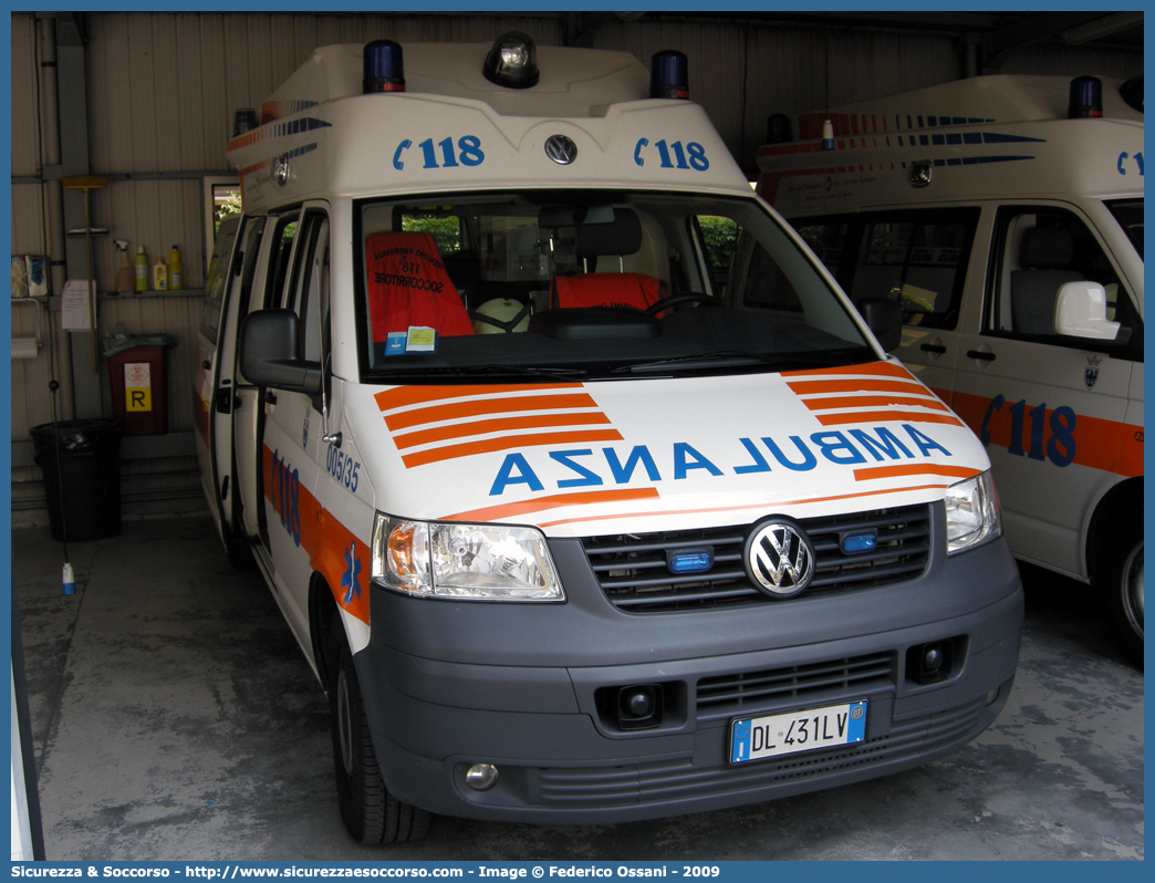 005-35
118 Trentino Emergenza
Volkswagen Transporter T5
Allestitore EDM S.r.l.
Parole chiave: 118;Trento;Trentino;Emergenza;Ambulanza;Volkswagen;Transporter;T5;EDM