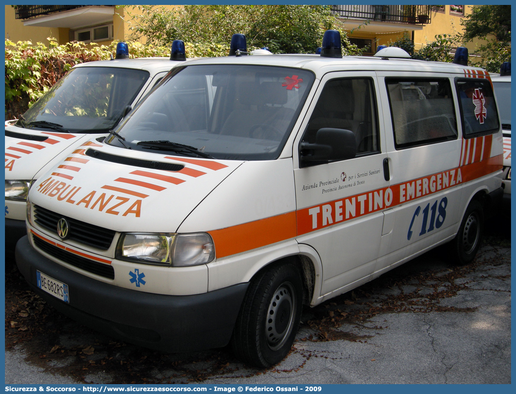 004-33
118 Trentino Emergenza
Volkswagen Transporter T4 restyling
Parole chiave: 118;Trentino;Emergenza;Trento;Ambulanza;Volkswagen;Transporter;T4