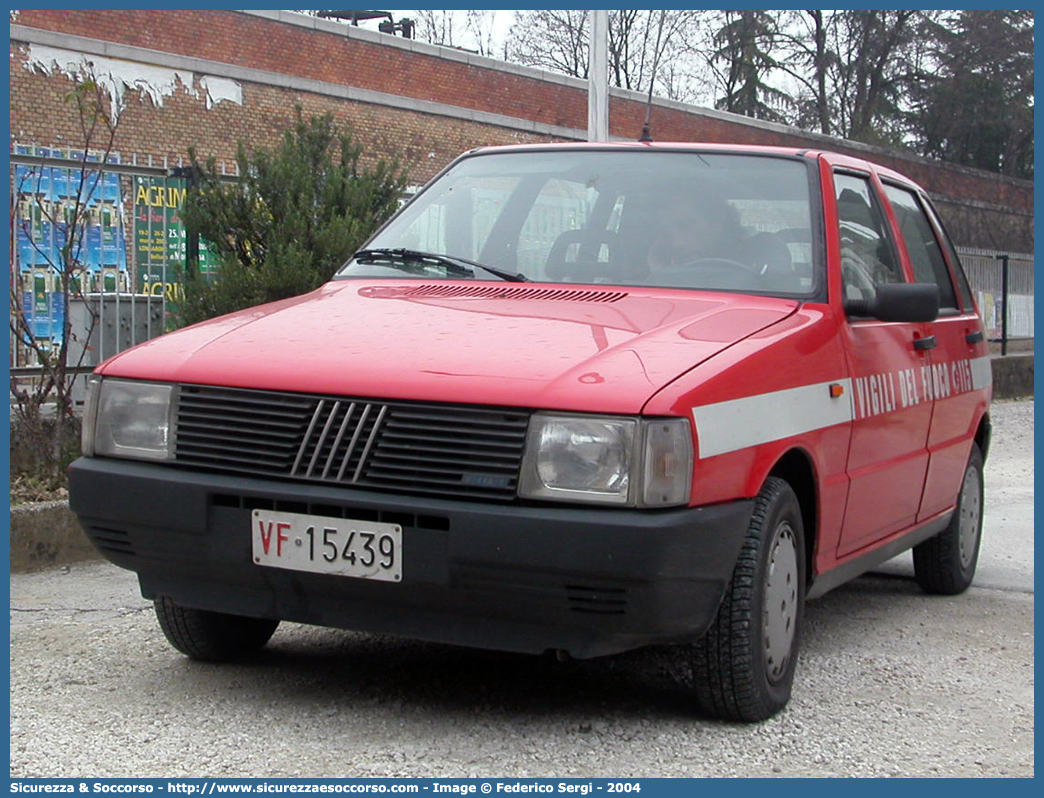 VF 15439
Corpo Nazionale Vigili del Fuoco
Fiat Uno I serie
Parole chiave: VF;VVF;V.F.;V.V.F.;Corpo;Nazionale;Vigili del Fuoco;Vigili;Fuoco;Fiat;Uno