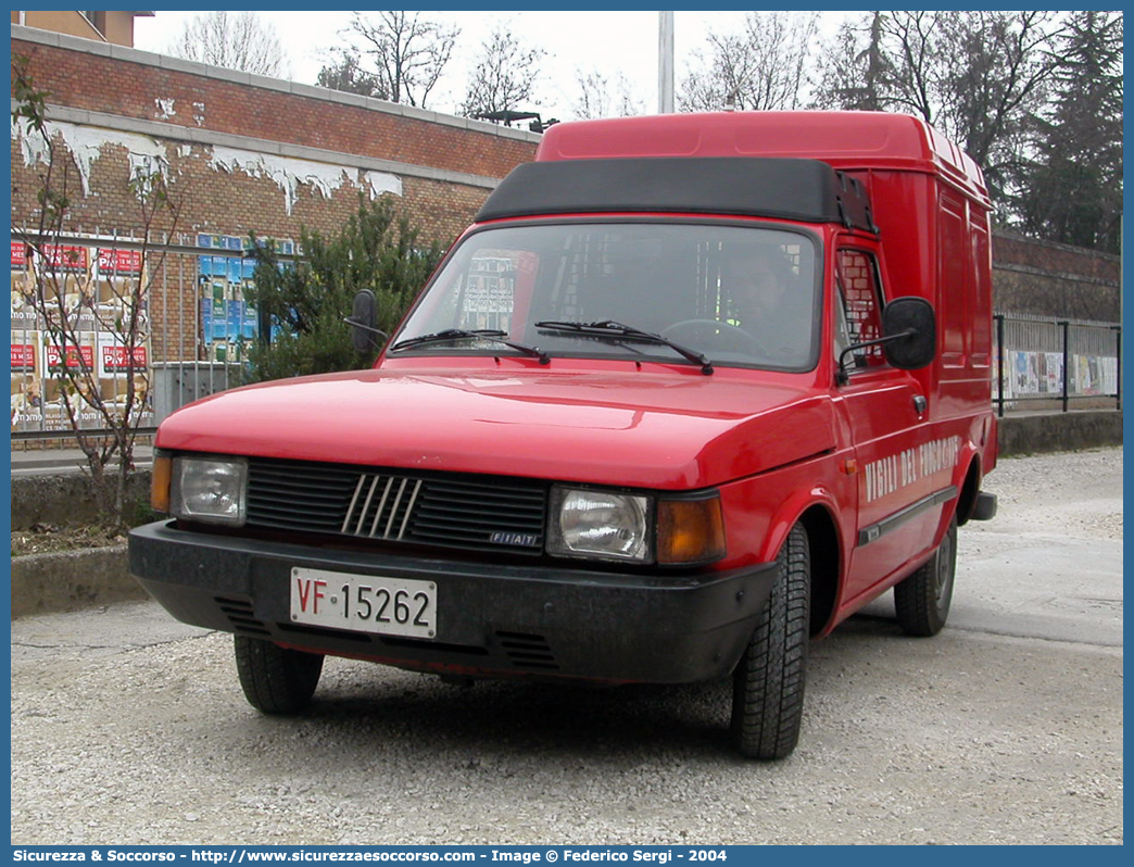 VF 15262
Corpo Nazionale Vigili del Fuoco
Fiat Fiorino I serie
Parole chiave: VF;V.F.;VVF;V.V.F.;Corpo;Nazionale;Vigili del Fuoco;Vigili;Fuoco;Fiat;Fiorino;I serie;15262