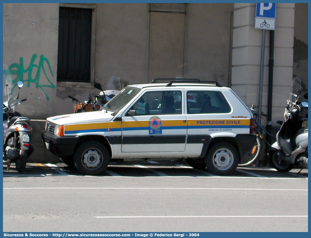 -
Protezione Civile
Comune di Padova
Fiat Panda 4x4 II serie
Parole chiave: PC;P.C.;Protezione Civile;Padova;Fiat;Panda 4x4 II serie