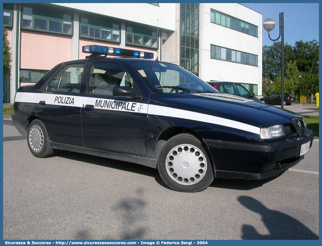 -
Polizia Municipale
Comune di Jesolo
Alfa Romeo 155
Parole chiave: PL;PM;P.L.;P.M.;Polizia;Locale;Municipale;Jesolo;Alfa Romeo;155