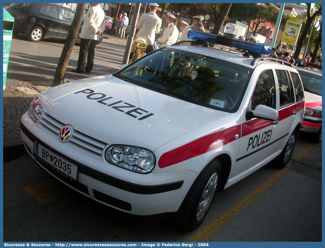 BP 2035
Republik Österreich
Polizei
Volkswagen Golf III generation
Parole chiave: Republik;Österreich;Polizei;Volkswagen;Golf