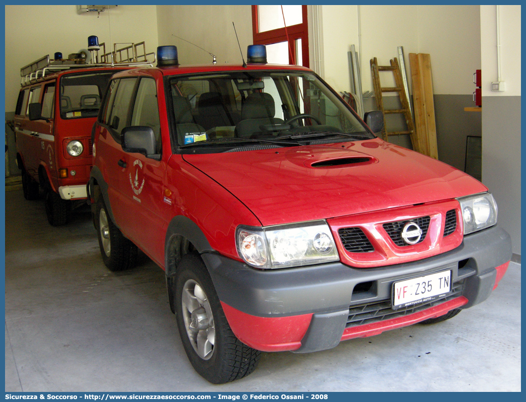 VF Z35TN
Unione Distrettuale di Pozza di Fassa
Nissan Terrano II serie

Parole chiave: VF;V.F.;Vigili del Fuoco;Vigili;Fuoco;Unione Distrettuale;Poza di Fassa;Nissan;Terrano II serie;Z35TN