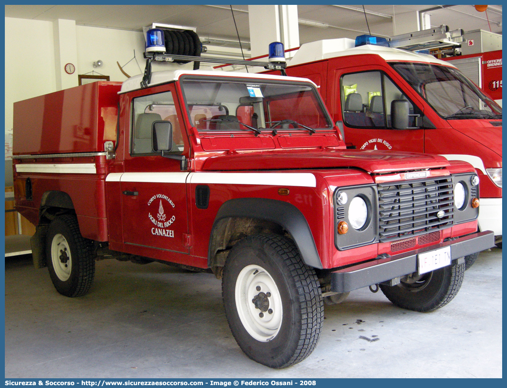 VF 1E1TN
Corpo Vigili del Fuoco Volontari Canazei
Land Rover Defender 130
Parole chiave: VF;V.F.;Vigili del Fuoco;Vigili;Fuoco;Volontari;Canazei;Land Rover;Defender 130;1E1TN