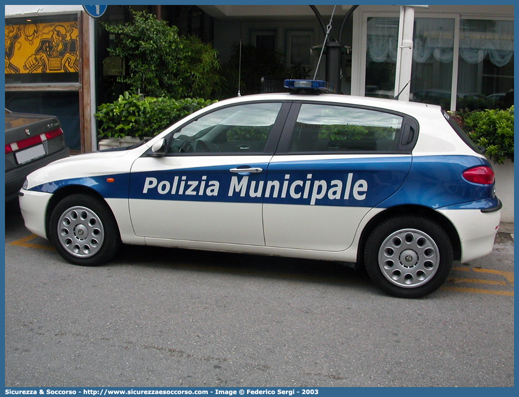 -
Polizia Municipale
Comune di Maiori
Alfa Romeo 147 I serie
Parole chiave: Polizia;Locale;Municipale;Maiori;Alfa Romeo;147