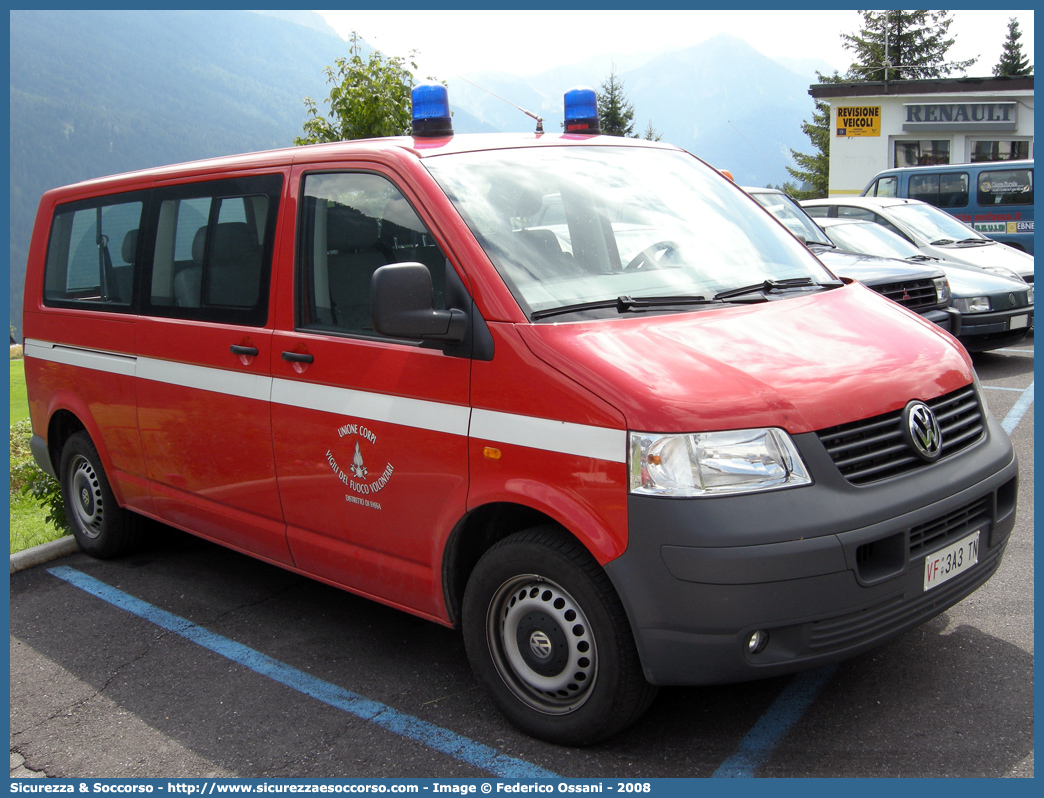 VF 3A3TN
Unione Distrettuale di Pozza di Fassa
Volkswagen Transporter T5
Parole chiave: VF;V.F.;Vigili del Fuoco;Vigili;Fuoco;Unione Distrettuale;Poza di Fassa;Volkswagen;Transporter T5;3A3TN