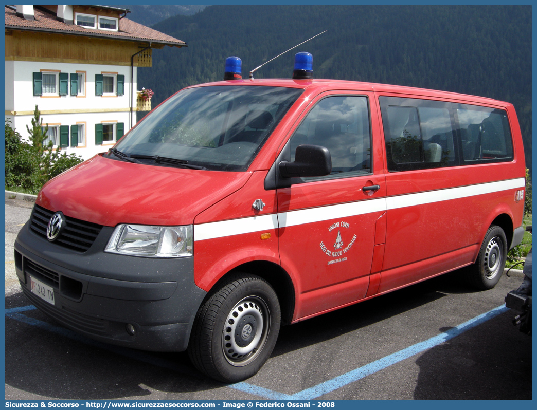 VF 3A3TN
Unione Distrettuale di Pozza di Fassa
Volkswagen Transporter T5
Parole chiave: VF;V.F.;Vigili del Fuoco;Vigili;Fuoco;Unione Distrettuale;Poza di Fassa;Volkswagen;Transporter T5;3A3TN