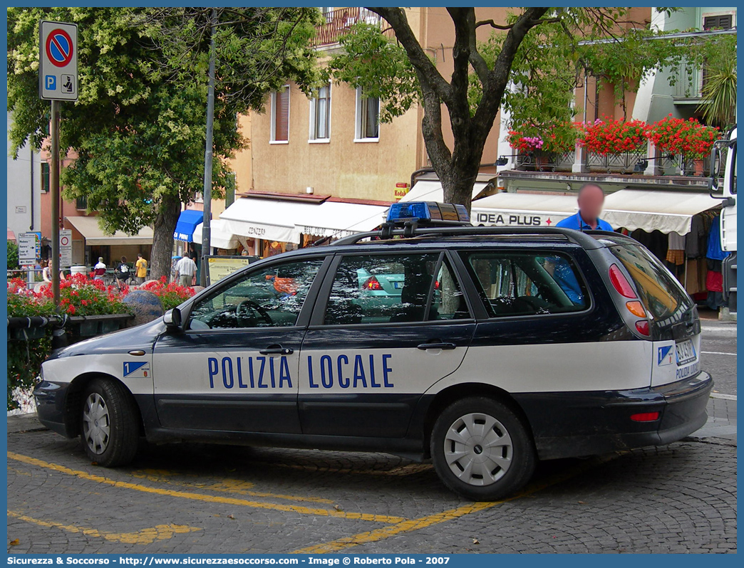 -
Polizia Locale
Comune di Malcesine
Fiat Marea Weekend
Parole chiave: Polizia;Locale;Municipale;Malcesine;Fiat;Marea;Weekend