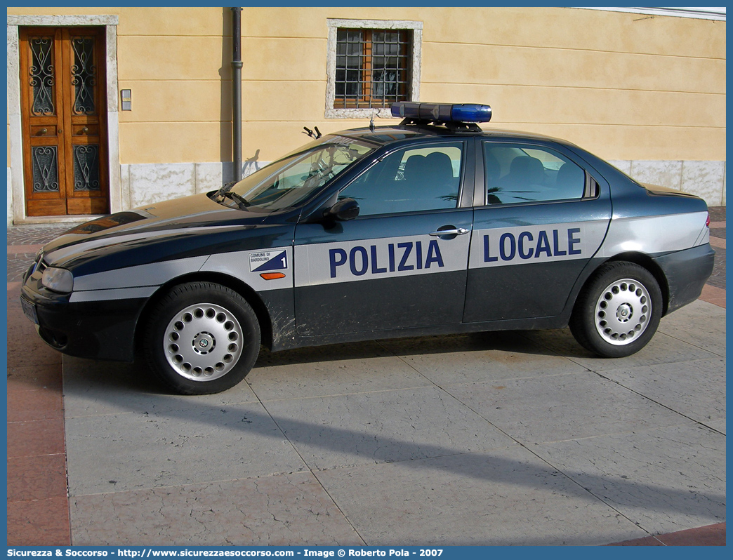 -
Polizia Locale
Comune di Bardolino
Alfa Romeo 156 I serie
Parole chiave: PL;P.L.;PM;P.M.;Polizia;Locale;Municipale;Bardolino;Alfa Romeo;156