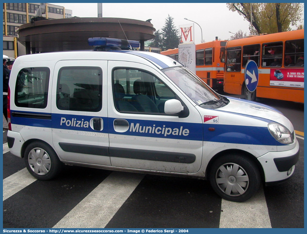 -
Polizia Municipale
Comune di Bologna
Renault Kangoo II serie
Parole chiave: Polizia;Municipale;Locale;Bologna;Renault;Kangoo