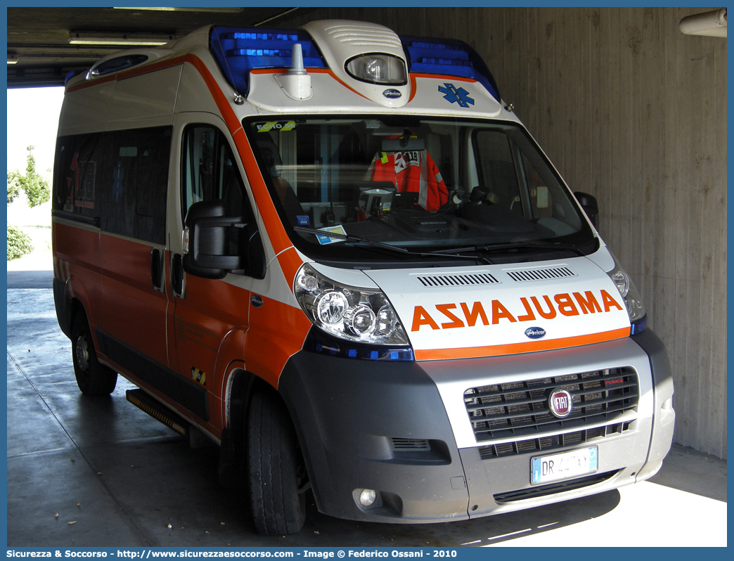 FE 3156
118 Ferrara Soccorso
Fiat Ducato III serie
Allestitore Aricar S.p.A.
Parole chiave: 118;Ferrara;Soccorso;Ambulanza;Autoambulanza;Fiat;Ducato;Aricar