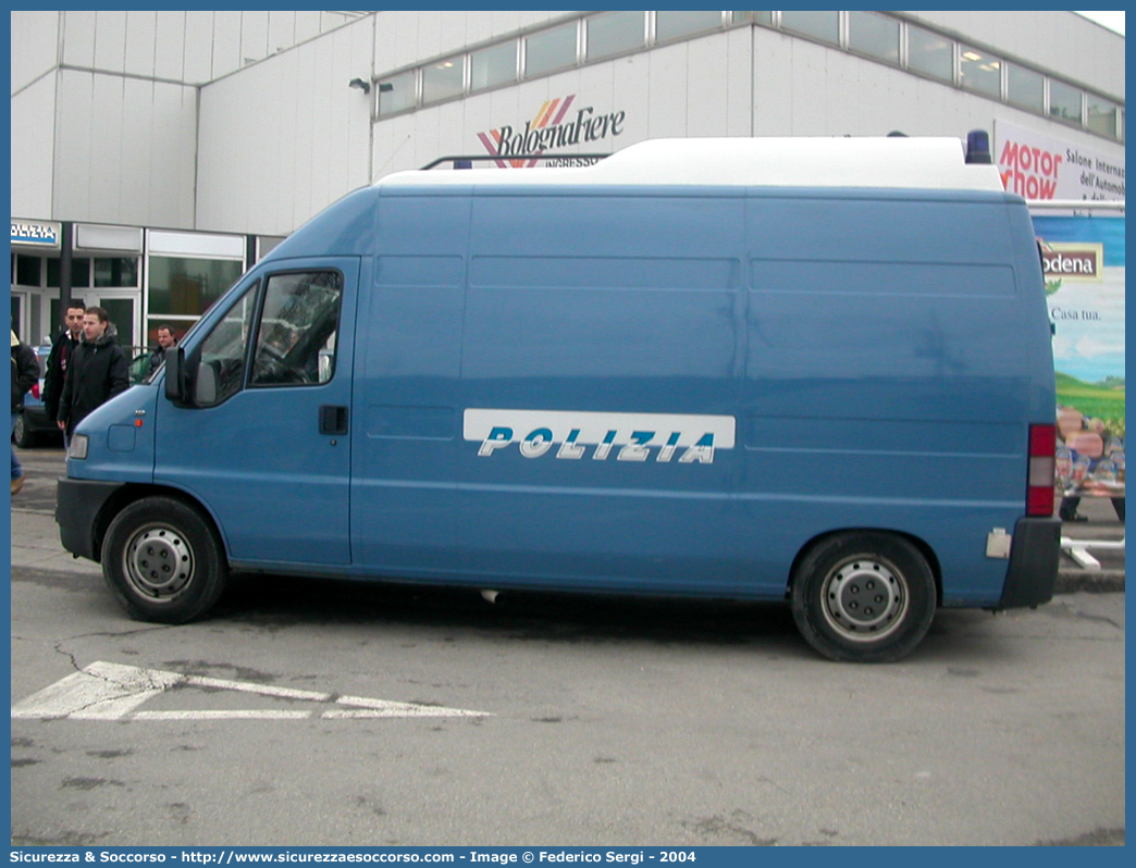 Polizia B4889
Polizia di Stato
Artificieri Antisabotaggio
Fiat Ducato II serie
(variante)
Parole chiave: B4889;PS;P.S.;Polizia;Stato;Polizia di Stato;Artificieri;Antisabotaggio;Fiat;Ducato