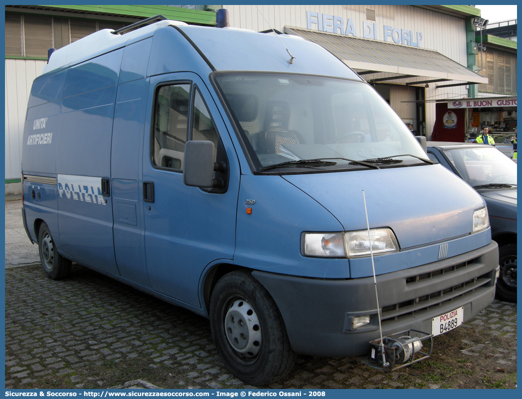 Polizia B4889
Polizia di Stato
Artificieri Antisabotaggio
Fiat Ducato II serie
(II variante)
Parole chiave: B4889;PS;P.S.;Polizia;Stato;Polizia di Stato;Artificieri;Antisabotaggio;Fiat;Ducato