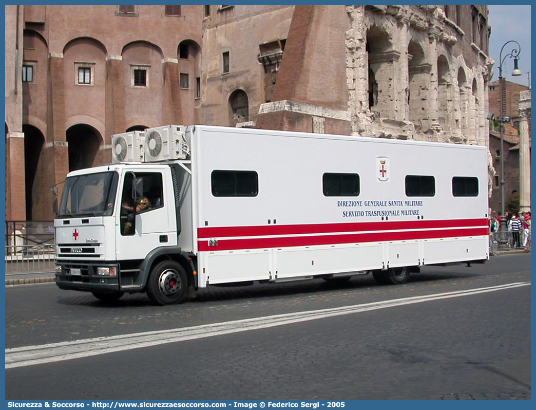 EI BH710 
Esercito Italiano
Sanità Militare
Servizio Trasfusionale Militare
Iveco EuroCargo 120E18 I serie

Parole chiave: EI;E.I.;Esercito;Italiano;Sanità Militare;Iveco;EuroCargo 120E18 I serie;BH710