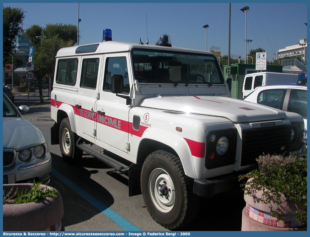 -
Polizia Municipale
Comune di Pontassieve
Land Rover Defender 110
Parole chiave: Polizia;Locale;Municipale;Pontassieve;Land Rover;Defender;110