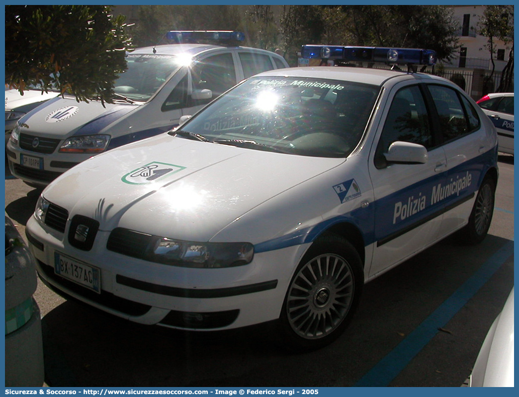 -
Polizia Municipale
Comune di Castelfidardo
Seat Leon I serie
(variante)
Parole chiave: Polizia;Locale;Municipale;Castelfidardo;Seat;Leon