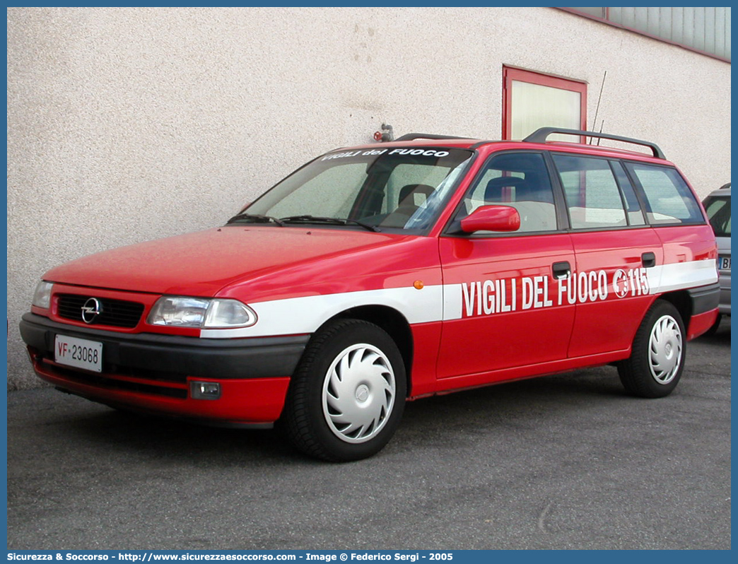 VF 23068
Corpo Nazionale Vigili del Fuoco
Opel Astra Station Wagon II serie
Parole chiave: Corpo;Nazionale;Vigili del Fuoco;Vigili;Fuoco;Opel;Astra;Station;Wagon